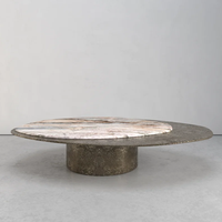 Table basse Dream Home Offset Nest en marbre, plateau en marbre naturel pastel, texture métallique rugueuse, table de canapé sur piétement