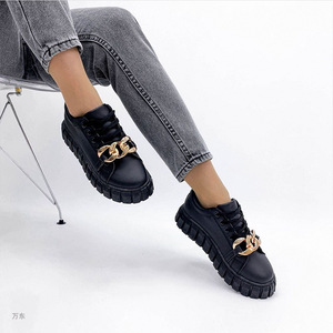Chaussures fantaisie en toile pour femmes, chaussures de marche confortables avec chaîne, style tendance pour dames - Product Image 2
