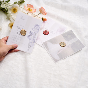 Tarjeta de Invitación de Boda de Terciopelo Rosa Glamuroso y Creativo, con Borla Dorada de Lujo, Regalo Único para Tu Día Especial - Product Image 2