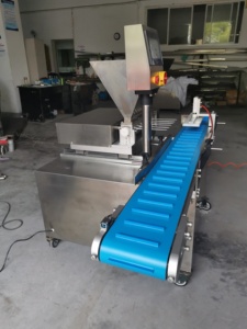 Tự động đa đầu phun kem phun Donut Filler Injector Bánh Mì Bánh mứt điền Máy Croissant sô cô la điền vào máy - Product Image 6