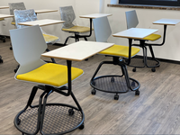 Ensemble table et chaise de bureau modernes avec base en acier conforme à la norme ANSI/BIFMA - Ergonomique, empilable, rotatif, durable, écologique, pour l'école et l'appartement