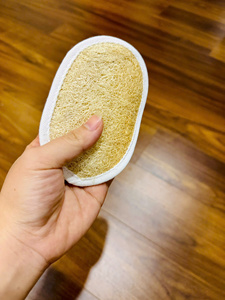 <b>Natural</b> loofah travel bath <b>sponge</b> exfoliates and deeply cleanses skin safely 10x8 cm size Vietnam Manufacturer - Product Image 2