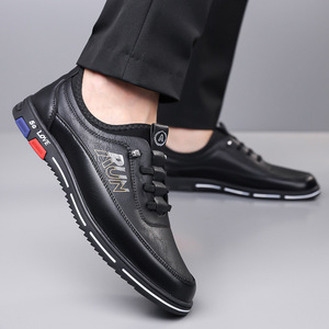 Zapatos de Hombre de Cuero Vacuno con Punta Redonda, Forro de Malla Transpirable, Suela de Goma, Color Sólido, Estilo Casual, Logotipo Grabado - Product Image 3