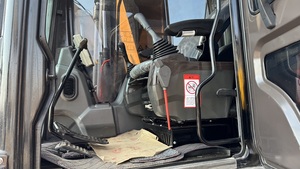 Excavatrice sur chenilles Sany 245H d'occasion, puissante et performante, à prix avantageux, en stock, livraison rapide. - Product Image 6