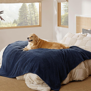 Toalla de baño para perros de alta calidad <span class=keywords><strong>verde</strong></span> personalizada, toalla absorbente de <span class=keywords><strong>agua</strong></span>, <span class=keywords><strong>manta</strong></span> de lana de coral, toalla suave y cómoda para mascotas - Product Image 3