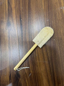 Fabricant vietnamien, vente chaude, brosse de nettoyage de tasse à 2 ailettes KB Eco Life, éponge naturelle douce et sûre en loofah, manche en bois anti-rayures - Product Image 4