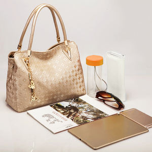 Sacs à main pour femmes en cuir italien matelassé antivol, prix avantageux, MOQ faible, derniers modèles 2023, sac à main à bandoulière - Product Image 3