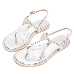 Sandales en cristal argenté style fête - Product Image 2