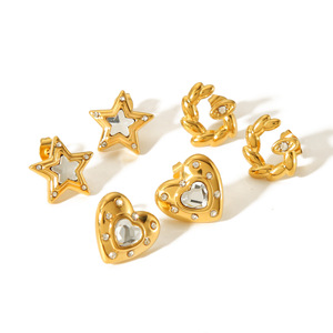 Pendientes de botón chapados en oro con circonita en forma de estrella y corazón para mujer, uso diario - Product Image 3