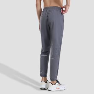 <span class=keywords><strong>Pantaloni</strong></span> Sportivi Eleganti da <span class=keywords><strong>Uomo</strong></span> <span class=keywords><strong>Leggeri</strong></span> <span class=keywords><strong>Pantaloni</strong></span> da Corsa con Segni Riflettenti <span class=keywords><strong>Pantaloni</strong></span> Casual in Poliestere ad Asciugatura Rapida con Logo Personalizzato - Product Image 3