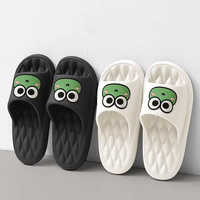 Diapositives de plage d'été Salle de bain Pantoufles antidérapantes Tongs de maison Grenouille de dessin animé Sandales souples
