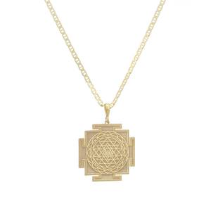 Collana con Ciondolo Mandala in Acciaio Inossidabile Placcato Oro Lucido per Donne e Unisex, Gioiello Alla Moda e Gioioso - Product Image 3