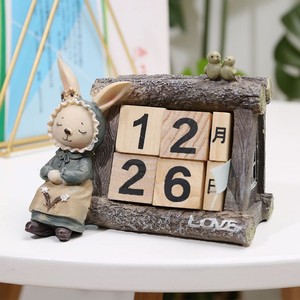 Calendario de Cabina de Conejo Maestro Gu, Decoración de Escritorio de Madera Maciza y Resina, Decoración para Oficina y Hogar - Product Image 2