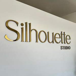 لافتات MACCAN الإعلانية ثلاثية الأبعاد من الأكريليك، حروف مخصصة صديقة للبيئة مقطوعة بالليزر للاستخدام الداخلي والخارجي في المكاتب - Product Image 3