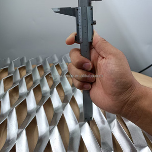 Maille métallique expansée légère en <span class=keywords><strong>aluminium</strong></span>, idéale pour la réduction de poids dans les applications aérospatiales et les applications structurelles de nouvelles énergies - Product Image 2