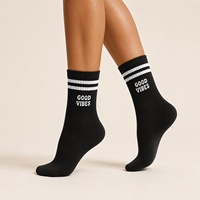 Chaussettes personnalisées en jacquard avec logo, respirantes, en gros, rayées, tricotées, colorées, chaussettes mi-hautes