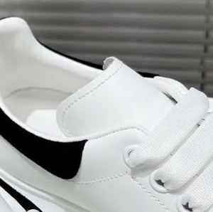 Chaussures de sport décontractées de créateur pour hommes et femmes, baskets en daim noir et blanc, idéales pour l'extérieur - Product Image 2