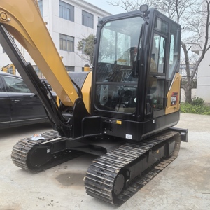Mini-excavatrice SANY SY55U jaune et noire, équipement de construction sur chenilles - Product Image 4