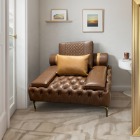 Fauteuil en cuir monoplace Chesterfield avec pieds en métal doré au design tufté pour canapés de salon