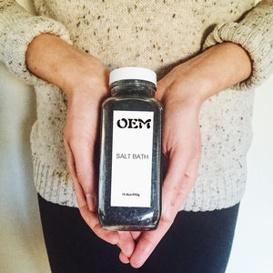 Sel de mer de sel de lave noir de 450 g pour le trempage, sels de bain <span class=keywords><strong>Spa</strong></span> <span class=keywords><strong>Luxetique</strong></span> pour les cadeaux de femmes ou les cadeaux de fête des mères de maman - Product Image 3