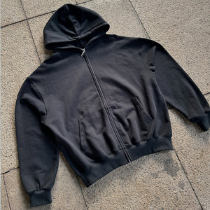 เสื้อฮู้ดดี้โอเวอร์ไซส์แบบซิปสำหรับผู้ชาย ผ้าฝ้ายเนื้อหนา 400 กรัม ระบายอากาศได้ดี ซับในอย่างดี พิมพ์ลายโลโก้แบบสกรีน  สไตล์สตรีทแวร์ ดีไซน์ขาดๆ แบบดิสเทรส - Product Image 4