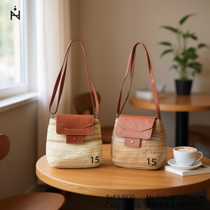 BOSLO Bolso bandolera cuadrado de piel con solapa y hilo dorado 26x20x10cm - Product Image 2