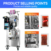 Machine verticale de remplissage, scellage, distribution par piston, déroulement de stock, formage de sachets pour liquides épais, collage et terminaison de pochettes de sauce