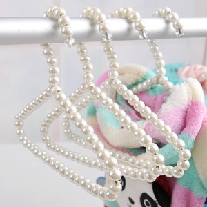 Vêtements pour animaux de compagnie cintres métal perlé petit cintre pour Teddy chien chat marionnette poupée animalerie tissu Mini cintre accessoires - Product Image 1