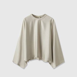 Blusa de satén negra asimétrica para mujer, elegante top tipo capa con cuello redondo y manga murciélago, camisa de lujo para el día a día - Product Image 2