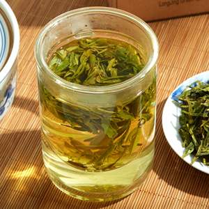 Thé vert Longjing Dragon Well biologique pour infusion à froid et thé glacé, avec des notes naturelles de marron doux et rafraîchissant pour les boissons estivales - Product Image 4