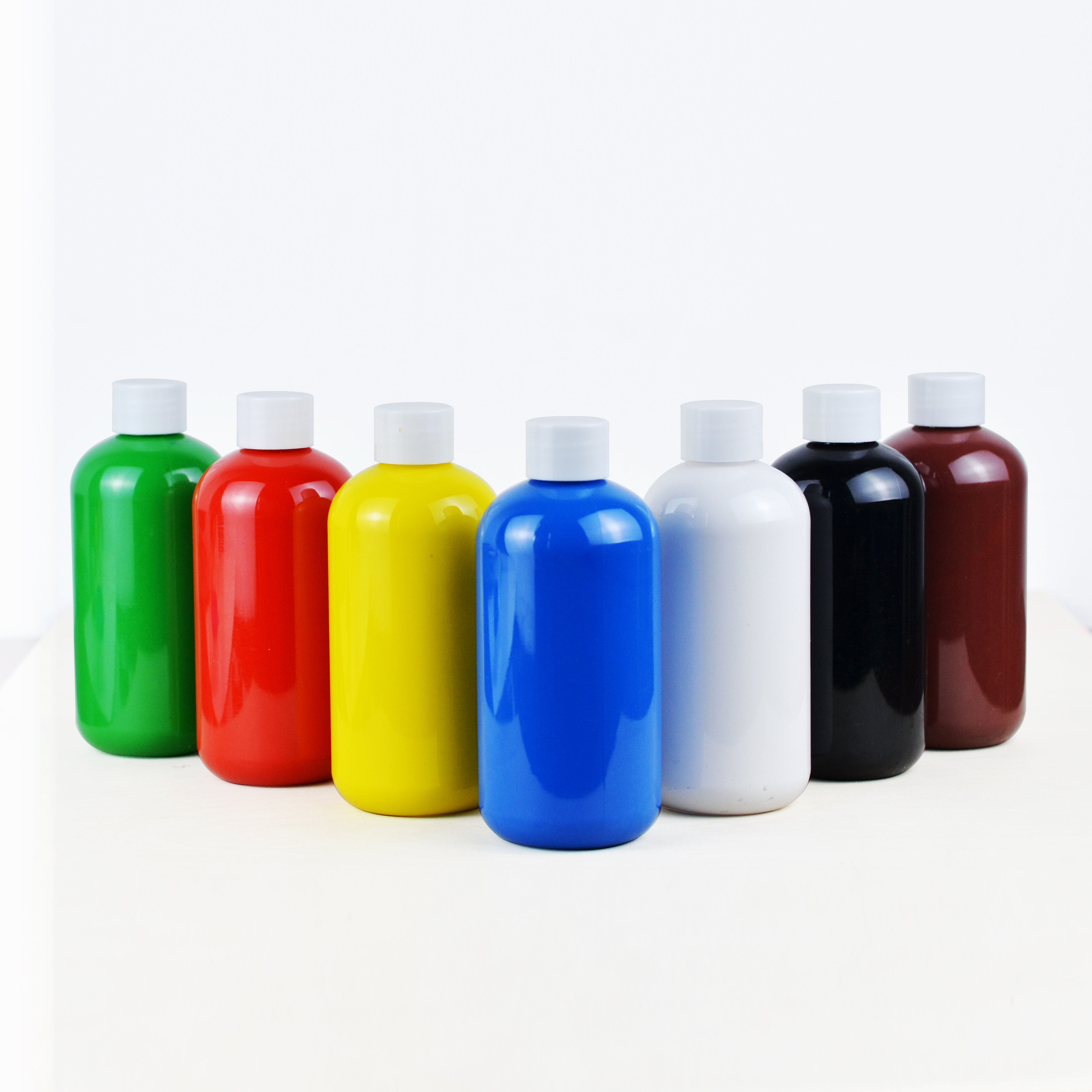 amarillo, rojo, verde, azul, blanco, negro, marrón