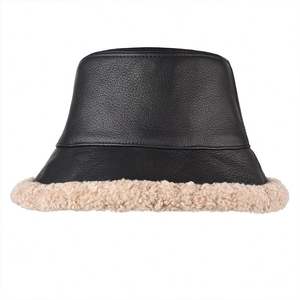 Chapeau de pêcheur en cuir PU noir lisse pour l'hiver, chapeau chaud vintage japonais en laine d'agneau, chapeau bob - Product Image 2