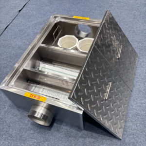 Séparateur d'huile et d'eau en acier inoxydable argenté, piège à graisse souterrain à gravité, contrôle manuel, teneur en huile de 15 mg/L, restaurants - Product Image 1