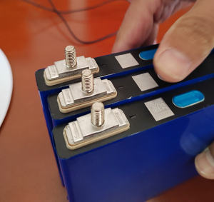 Высокая скорость разряда <span class=keywords><strong>C</strong></span> 25C 3,2 V 20Ah 22Ah 32ah LFP призматический литий-ионный Аккумулятор Lifepo4 для запуска электромобиля - Product Image 4