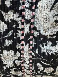 Bolso Tote de Algodón Acolchado Hecho a Mano con Estampado de Bloques, Espacioso para Artículos Diarios, Compras y Viajes, Bolso de Hombro - Product Image 5