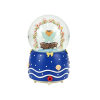 Nouveau design Mini chat boule à neige en verre résine artisanat personnalisé océan thème Base Animal Statue boule de neige décor à la maison mignon cadeau pour fille