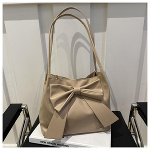 Bolsos de mujer hermosos, bolso tote de gran capacidad para mujer de alta calidad, nuevo bolso de hombro versátil con forro de PU a la moda. - Product Image 4