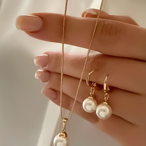 Nuovo <span class=keywords><strong>Set</strong></span> di Gioielli con <span class=keywords><strong>Collana</strong></span> Pendente <span class=keywords><strong>e</strong></span> <span class=keywords><strong>Orecchini</strong></span> di Perle dal Design Elegante <span class=keywords><strong>e</strong></span> Lussuoso per Vendita all'Ingrosso N2410149 - Product Image 3