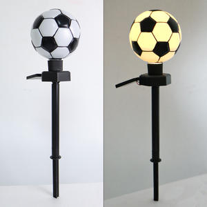 Lampe de jardin LED solaire en forme de ballon de football en plastique, résistante à l'eau, pour éclairage paysager décoratif extérieur - Product Image 2
