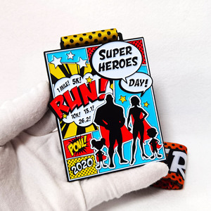 Medallas de Maratón de Superhéroes, Fabricantes al por Mayor, Aleación de Zinc Dorada, Logotipo Personalizado, Trofeos Deportivos con Impresión y Corte a Troquel - Product Image 2