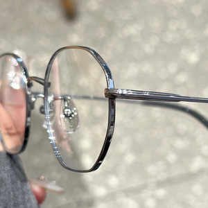 Monturas de Gafas de Titanio Puro para Mujer OEM 2104, Diseño Geométrico Poligonal de Aro Completo, Ligeras, Danyang - Product Image 1