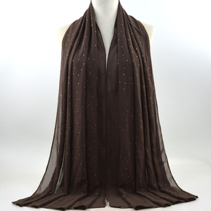 ฮิญาบผ้าชิฟฟ่อนแบบฟอง90สีล้วนพร้อมโซ่ผ้าพันคอคลุมศีรษะมุสลิมยาวประดับเพชรแวววาว - Product Image 5