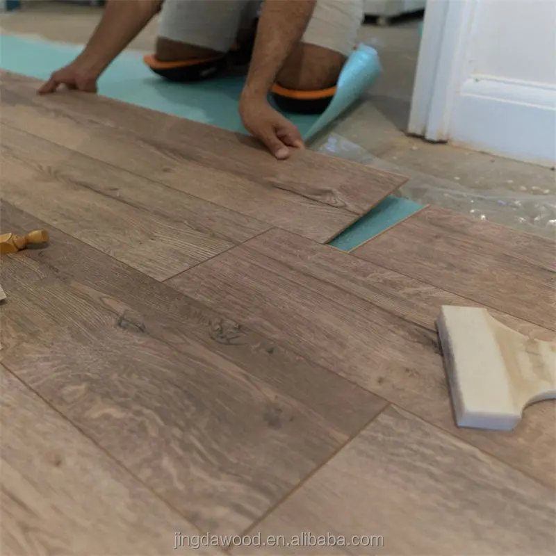 Colori impermeabili in legno lucido AC3 pavimento in laminato di legno di alta qualità 7mm pavimenti in laminato Super lucido