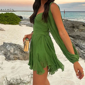 Mini robe plissée verte sexy pour femmes élégante col en V fendue à manches longues robes trapèze d'été pour femmes Robes solides dos nu à lacets - Product Image 2