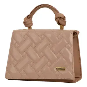 Sac bandoulière matelassé en cuir verni Fana Wendy Lisa Nude Gold pour femme – Tendance toutes saisons - Product Image 1