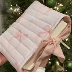 กระเป๋าใส่พระคัมภีร์ของผู้หญิงดีไซน์ใหม่ผ้าควิลท์ปกแบบคริสเตียนลายโบว์แบบกำหนดเองได้2025 - Product Image 5