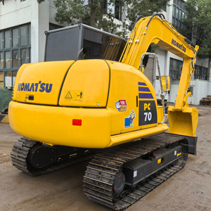 Excavatrice hydraulique sur chenilles Komatsu PC70-8 d'occasion, modèle 2024, 6,5 tonnes, composants essentiels du moteur, godet de 0,32 m, puissance de 48,5 kW, testée - Product Image 1