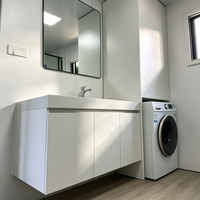 Cabane de jardin personnalisée Apple avec rangement intégré pour optimiser l'espace et aménagement complet pour logement d'effectif
