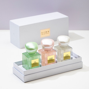 Set da Viaggio per Donna e Mini Profumi Personalizzati, Set Regalo di Profumi con Etichetta Privata per Donne - Product Image 6