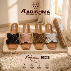 รองเท้าแตะแบบสวมสำหรับผู้หญิง KARISHMA สีดำ แบบเปิดนิ้วเท้า พื้นรองเท้าแบบลิ่ม พร้อมหัวเข็มขัด ทนทาน เหมาะสำหรับใส่ลำลองในฤดูร้อน - Product Image 5